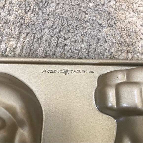 Nordic Ware Vintage Santa Claus Cake Pan 10 Cups 2.4 Liter Mold 3D Christmas GUC - Picture 7 of 11